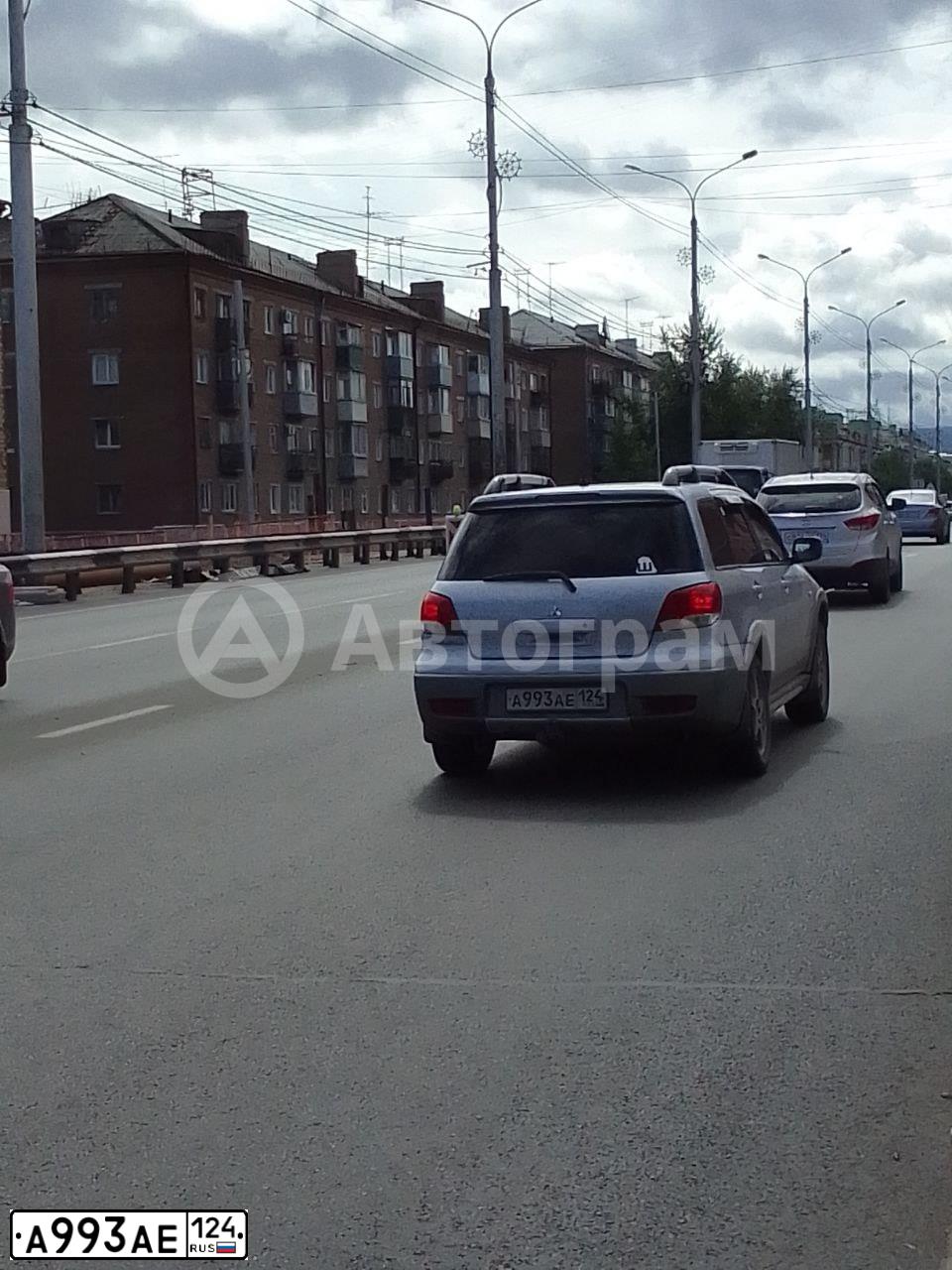Фото автомобиля MITSUBISHI OUTLANDER, 2005 — госномер А993АЕ124. Цвет: СЕРЫЙ