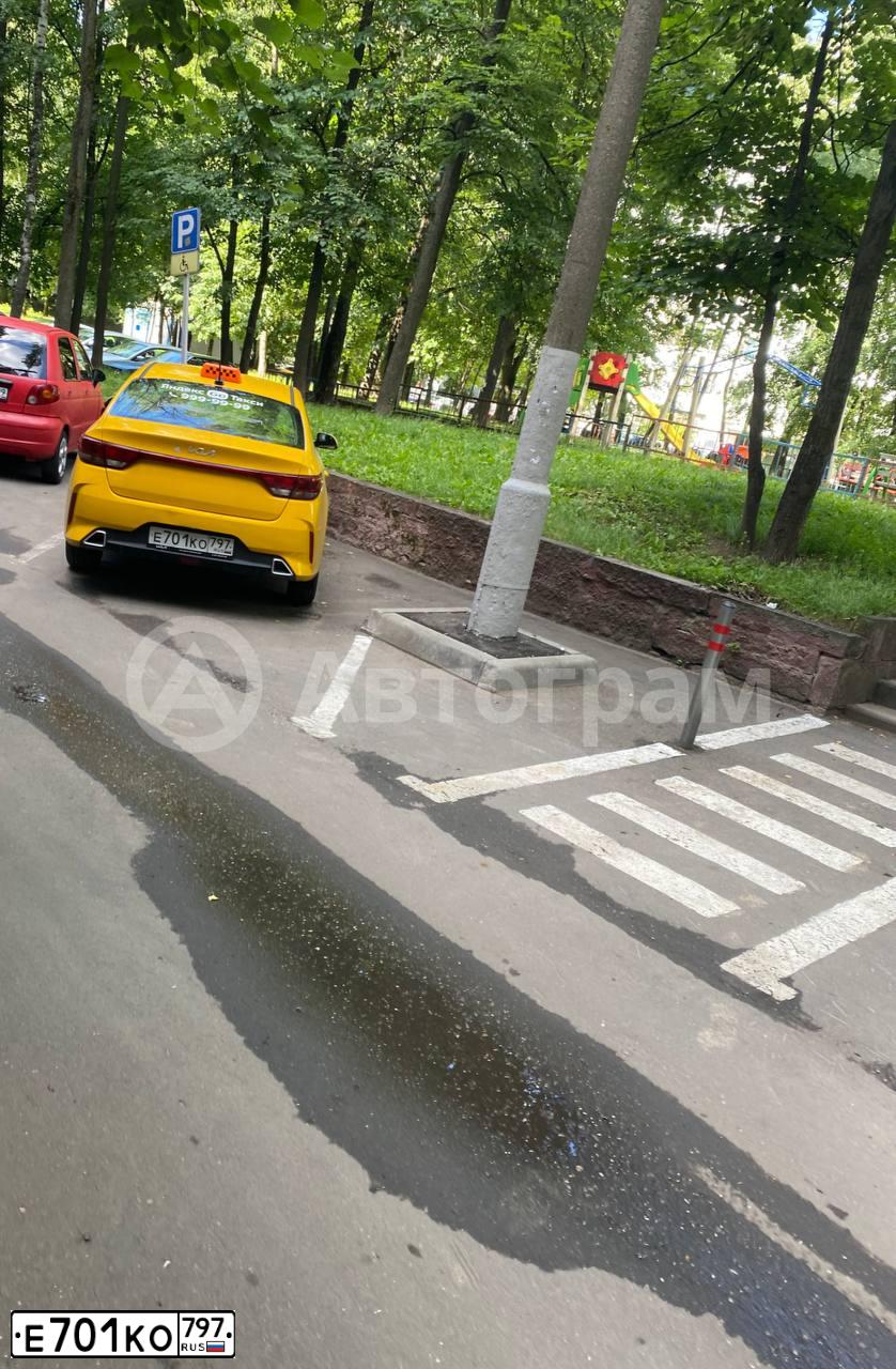 Фото автомобиля KIA Rio, 2021 — госномер Х559КА977