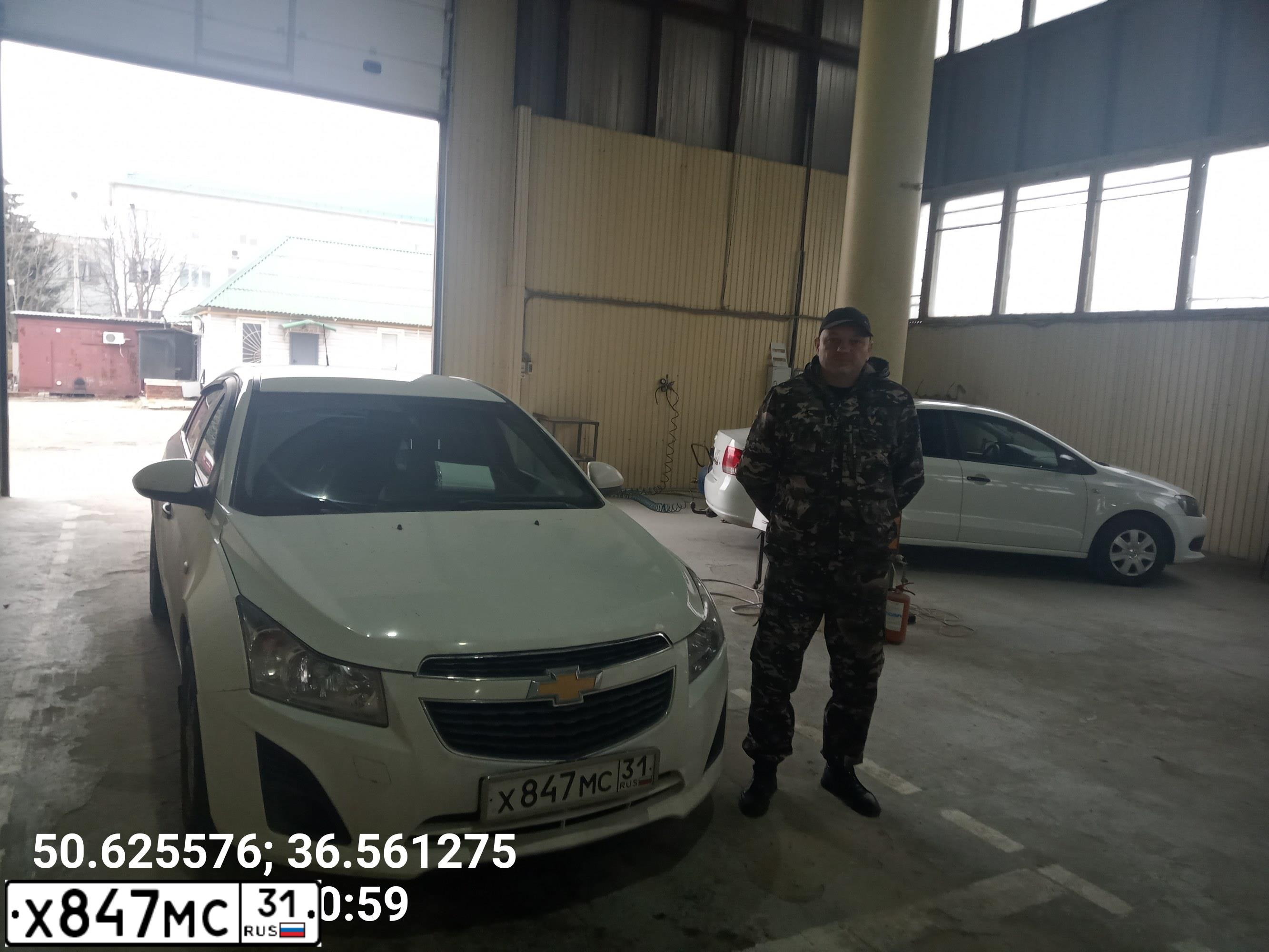 Фото автомобиля CHEVROLET CRUZE, 2012 — госномер Х847МС31. Цвет: БЕЛЫЙ