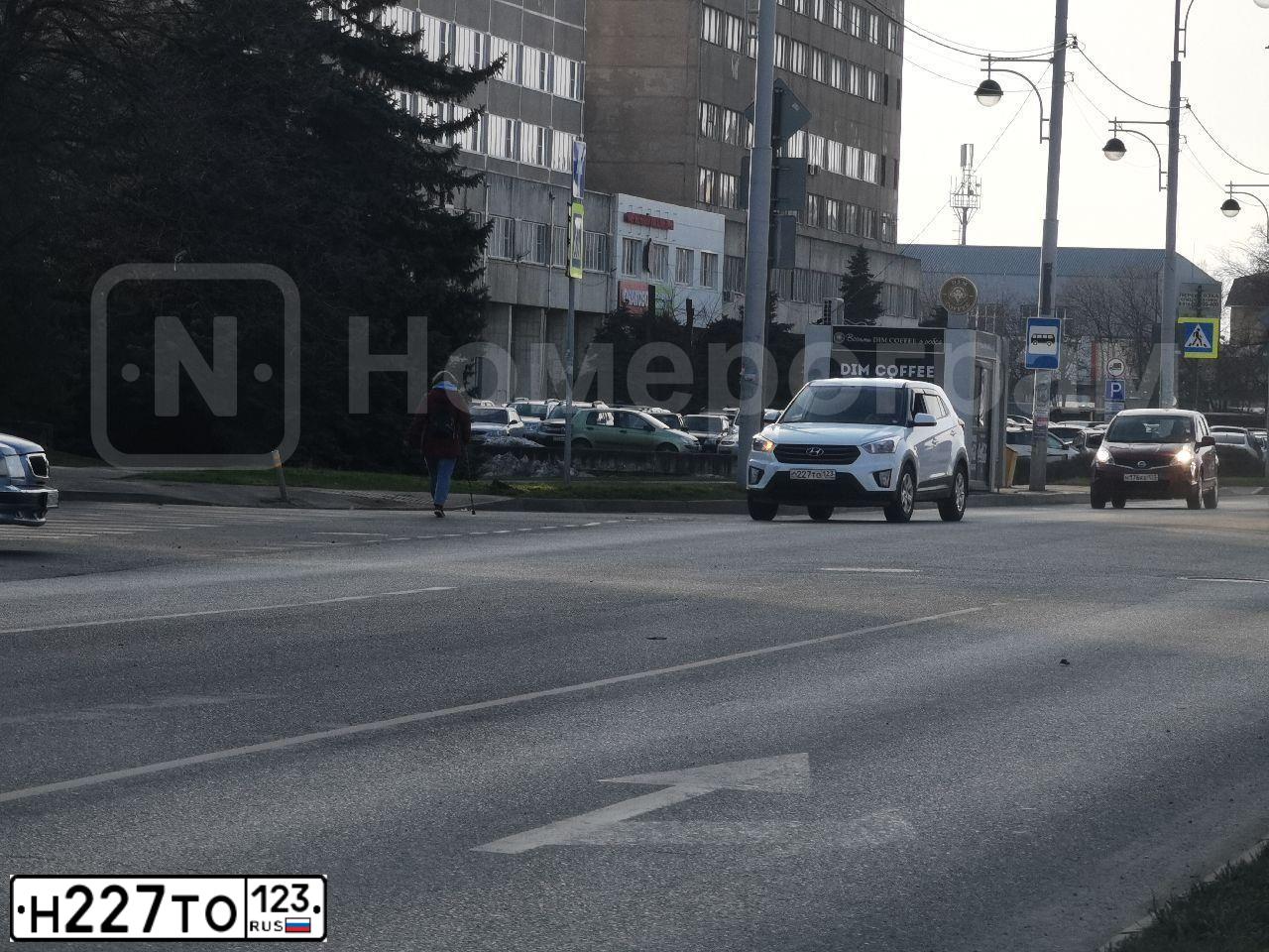 Фото автомобиля AUDI A6, 2012 — госномер Т300РР05. Цвет: ЧЕРНЫЙ