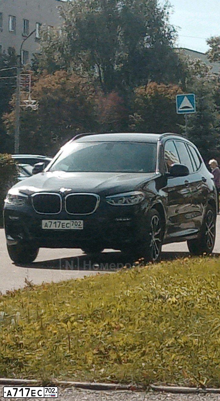 Фото автомобиля BMW X7 XDRIVE30D, 2021 — госномер А717ЕС702. Цвет: ЧЕРНЫЙ
