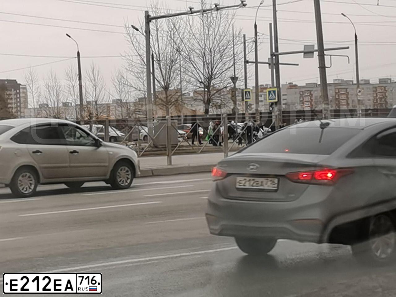 Фото автомобиля HONDA CR-V, 2012 — госномер Р073НР716