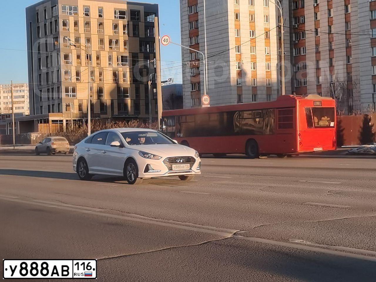 Фото автомобиля SKODA RAPID, 2014 — госномер У888АВ116. Цвет: Белый