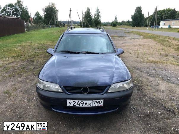 Фото автомобиля OPEL VECTRA, 1998 — госномер У249АК790. Цвет: синий
