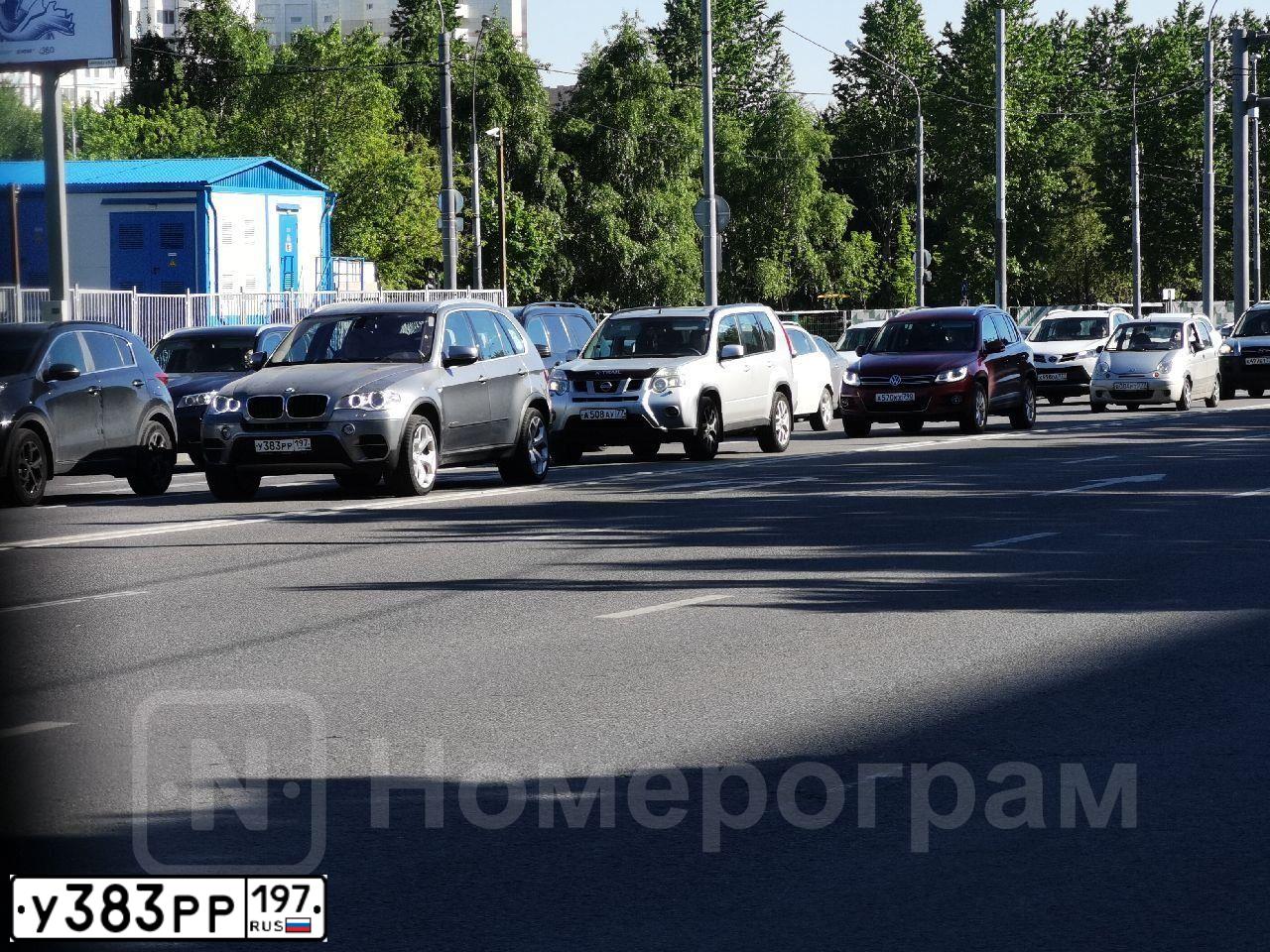 Фото автомобиля FORD FOCUS, 2005 — госномер У383РР197. Цвет: Серебристый