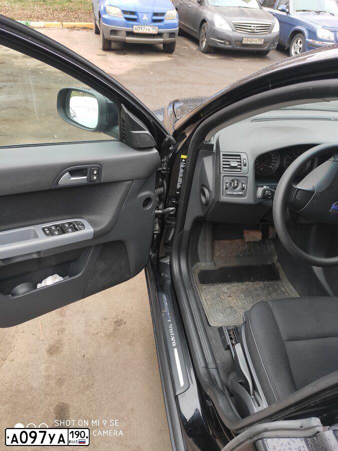 Фото автомобиля MITSUBISHI OUTLANDER, 2003 — госномер Т554НР790. Цвет: синий