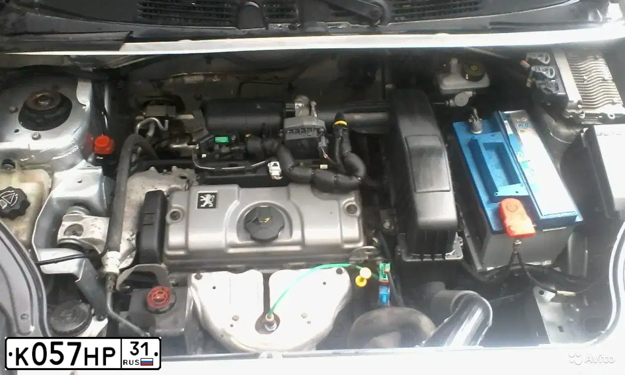 Фото автомобиля PEUGEOT PARTNER, 2007 — госномер К057НР31. Цвет: Серебристый