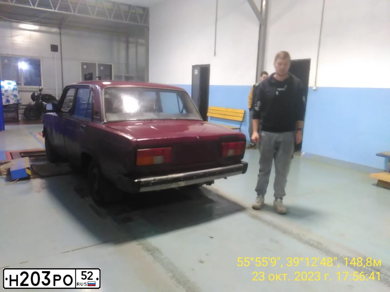 Фото автомобиля LADA 2105, 2003 — госномер Е746УС33. Цвет: ТЕМНО-БОРДОВЫЙ