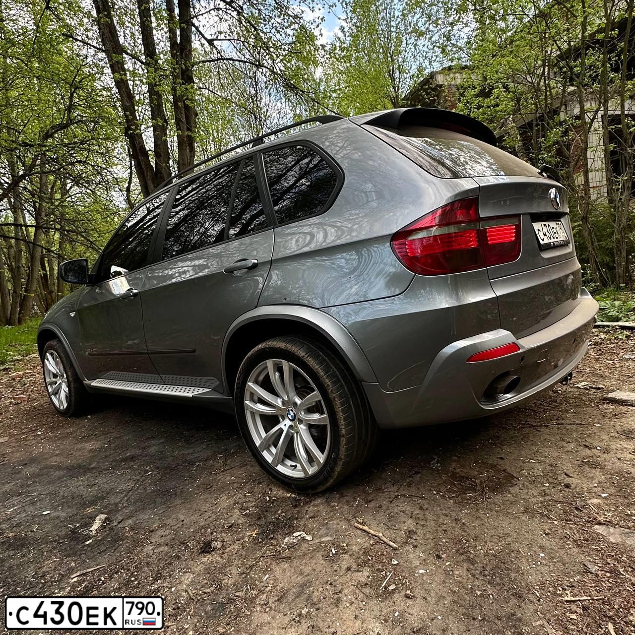 Фото автомобиля BMW X5, 2007 — госномер С430ЕК790. Цвет: Серый