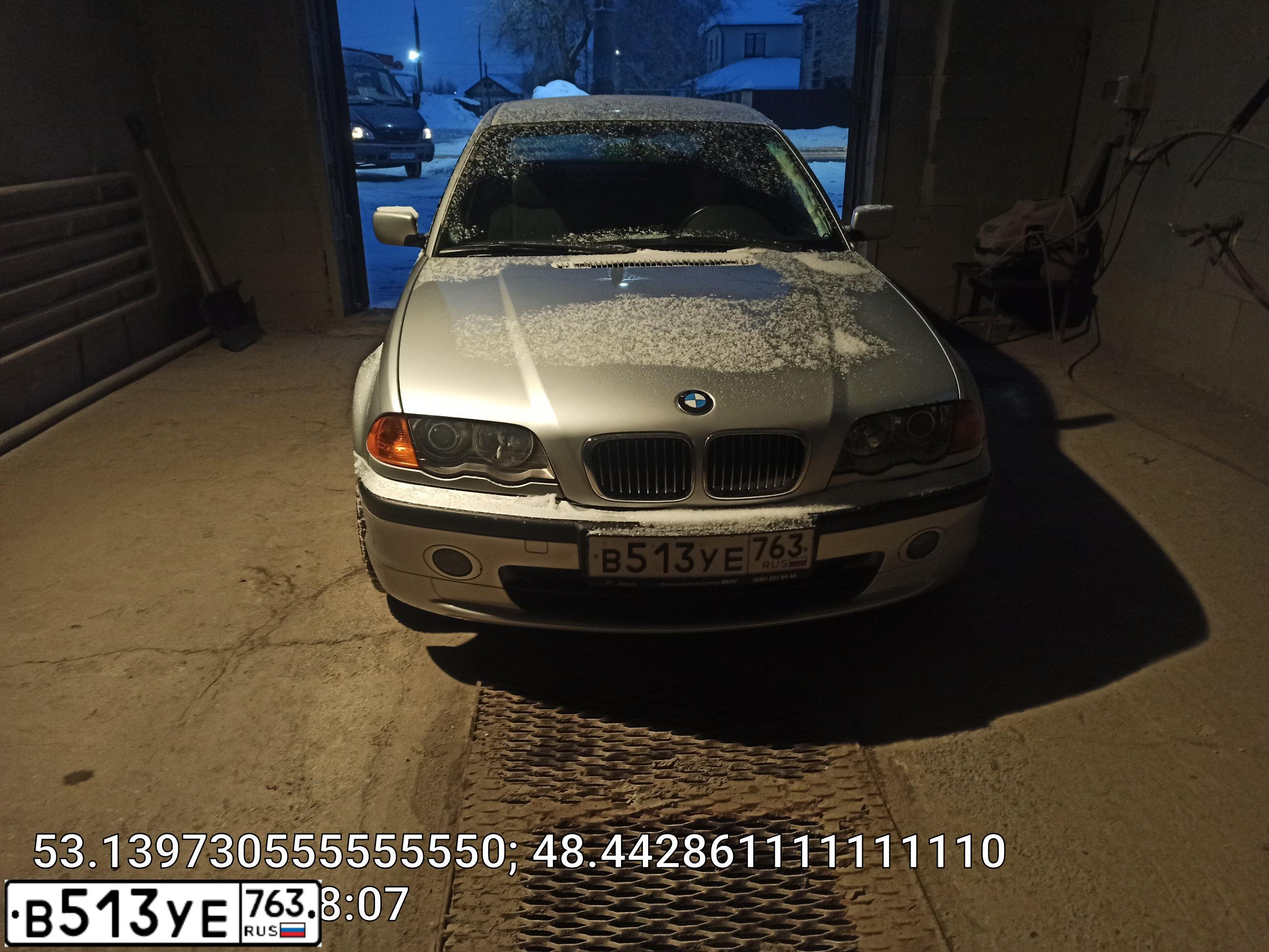 Фото автомобиля BMW SERIE 3, 1998 — госномер У195ТТ36. Цвет: Серебристый