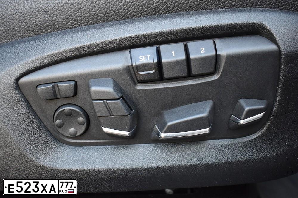 Фото автомобиля BMW X6, 2016 — госномер К503ЕС53. Цвет: Коричневый