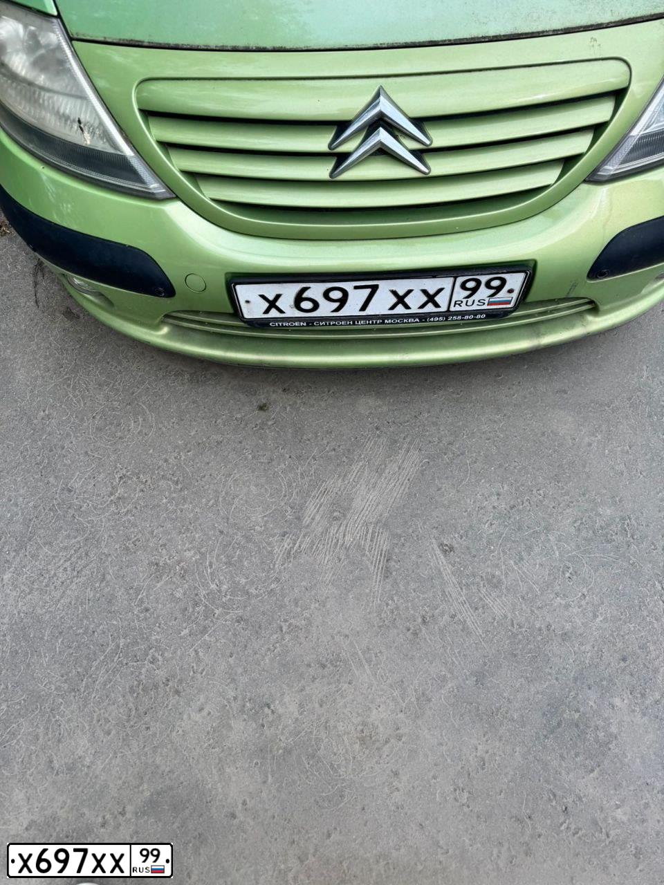 Фото автомобиля CITROEN C3, 2004 — госномер Х697ХХ99. Цвет: САЛАТОВЫЙ