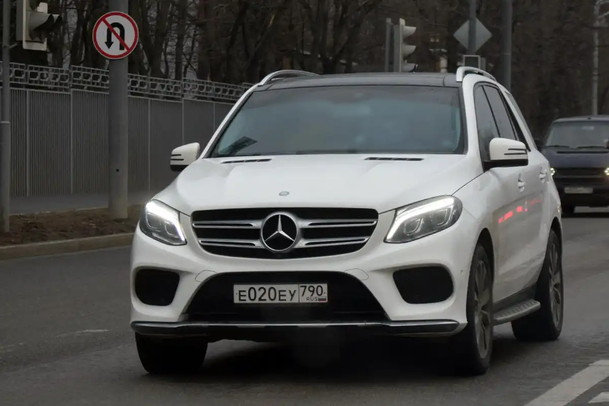 Фото автомобиля PEUGEOT 206, 1999 — госномер А095ХВ797. Цвет: ЗЕЛЕНЫЙ