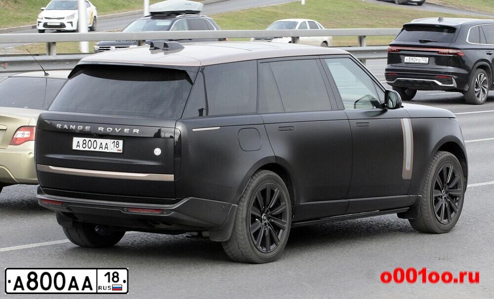 Фото автомобиля LANDROVER RANGE ROVER, 2017 — госномер А800АА18. Цвет: Белый