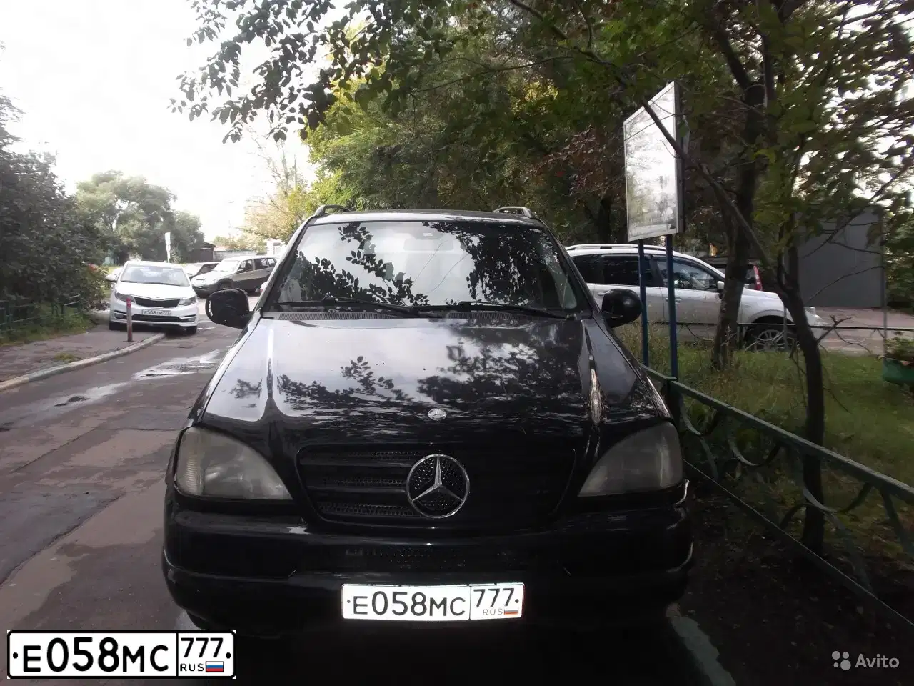 Фото автомобиля MERCEDES M-KLASSE, 2001 — госномер К031РС190. Цвет: СИНИЙ (ТЕМНО-СИНИЙ