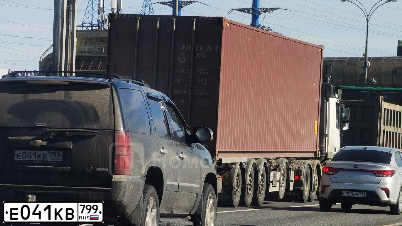 Фото автомобиля CHEVROLET TAHOE, 2008 — госномер Е041КВ799. Цвет: ЧЕРНЫЙ