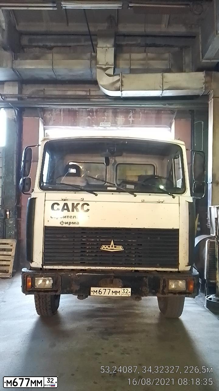 Фото автомобиля MAZ Z 5516 6X4, 2007 — госномер М677ММ32. Цвет: Белый