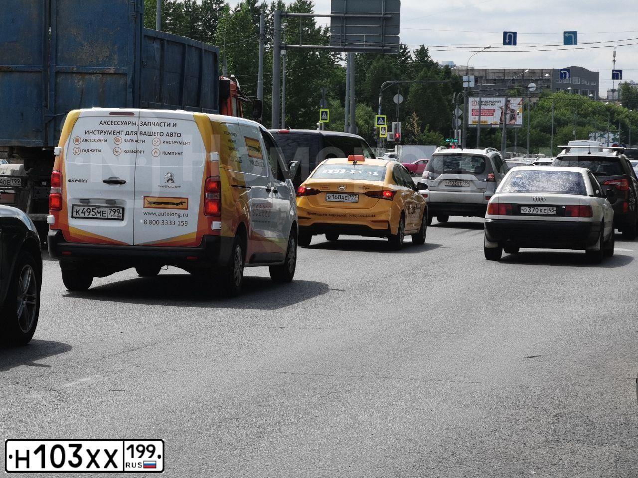 Фото автомобиля RENAULT SYMBOL, 2003 — госномер Х775ОВ90. Цвет: Светло-Серо-Голубой