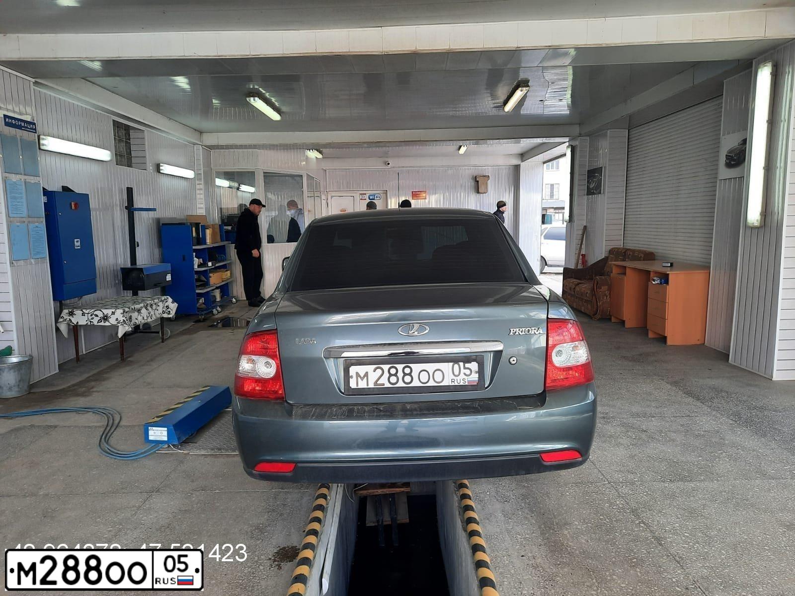 Фото автомобиля LADA 2170 PRIORA, 2011 — госномер М288ОО05. Цвет: СЕРО-СИНЕ-ЗЕЛЕНЫЙ