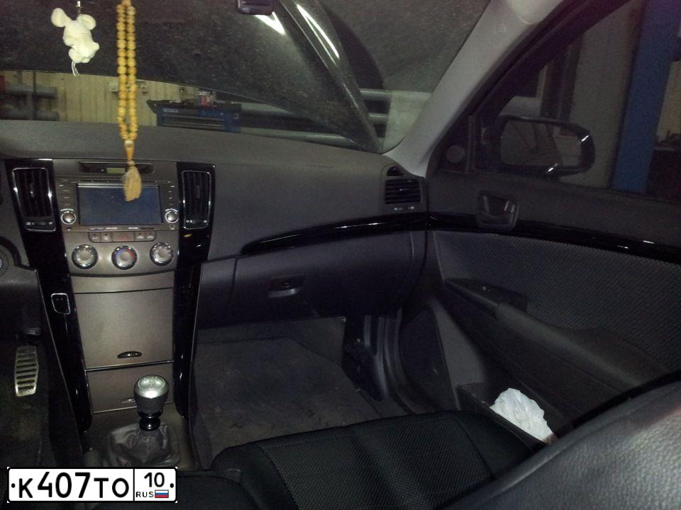 Фото автомобиля HYUNDAI SONATA, 2008 — госномер Т402ЕС98. Цвет: ЧЕРНЫЙ
