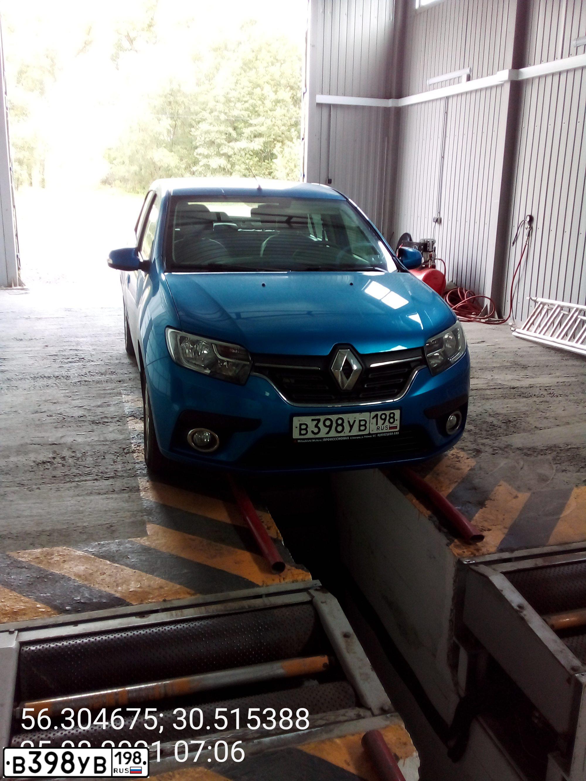 Фото автомобиля RENAULT LOGAN, 2019 — госномер В398УВ198. Цвет: СВЕТЛО-СИНИЙ