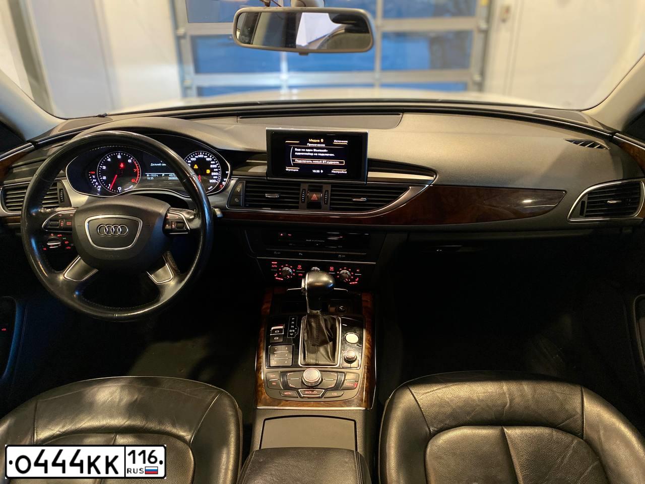 Фото автомобиля AUDI A6, 2011 — госномер Н250РУ21. Цвет: Белый