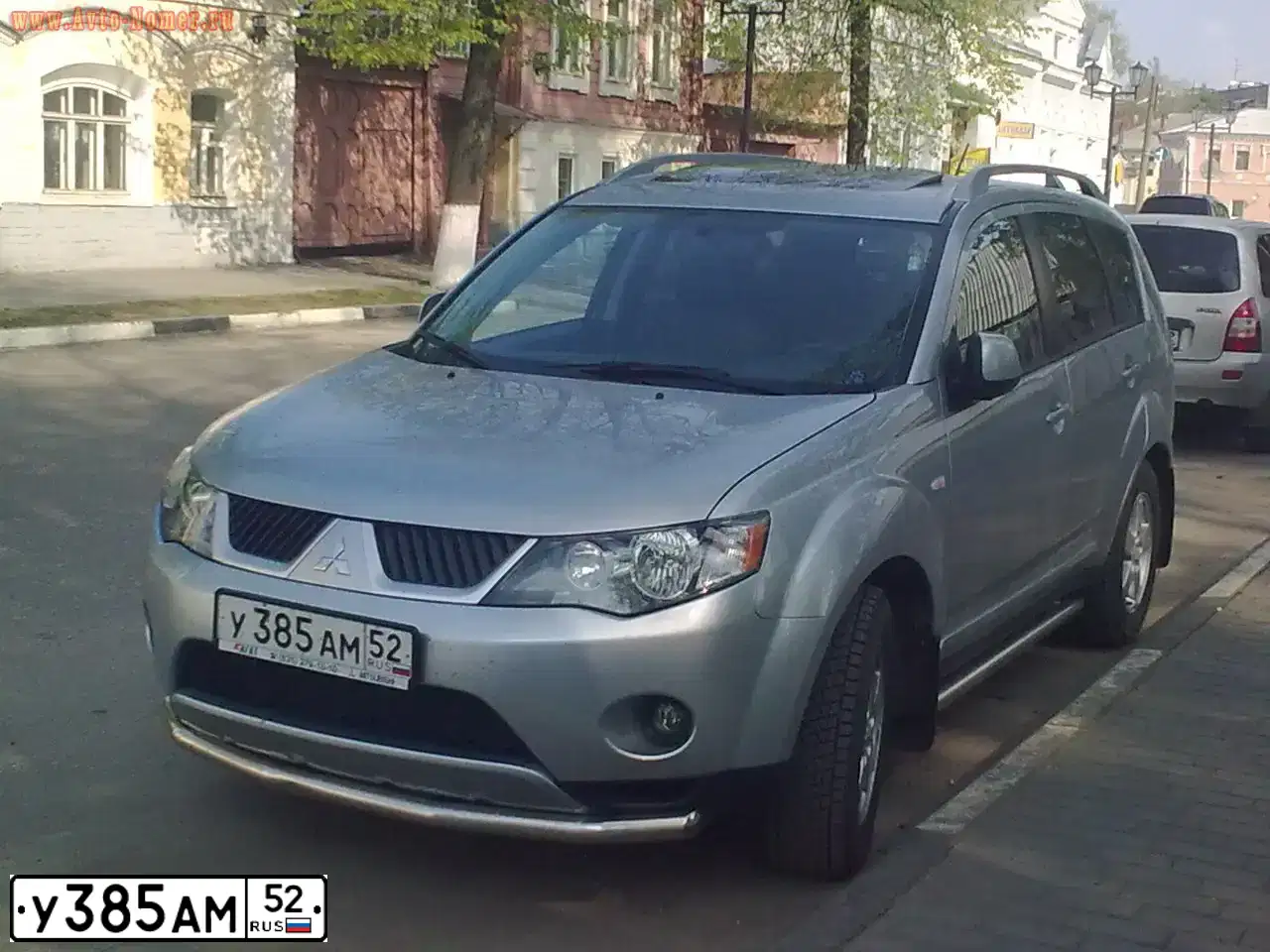 Фото автомобиля MITSUBISHI OUTLANDER, 2007 — госномер У385АМ52. Цвет: СЕРЫЙ