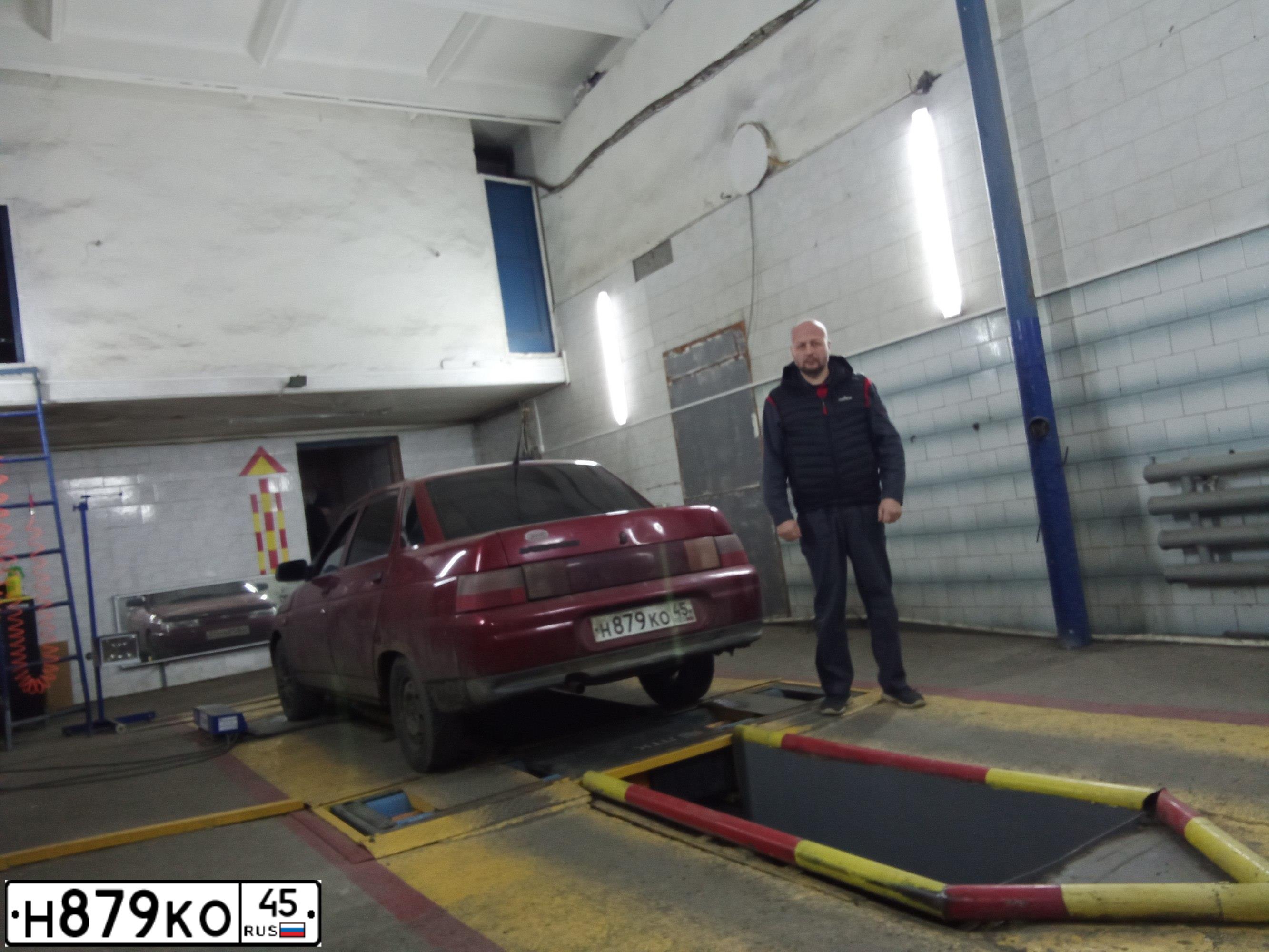 Фото автомобиля LADA 2110, 2001 — госномер Н879КО45. Цвет: СЕРЕБРИСТО-КРАСНЫЙ