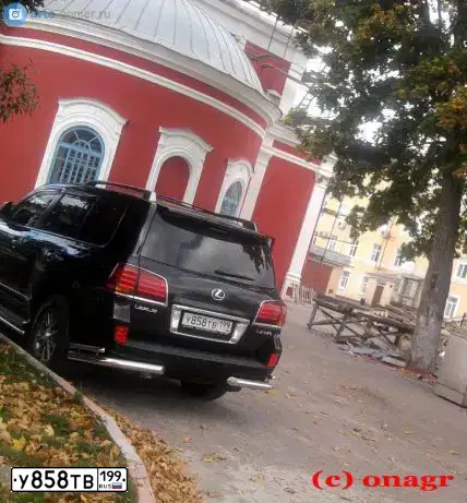 Фото автомобиля LEXUS S LX, 2008 — госномер К444ОМ05. Цвет: ЧЕРНЫЙ