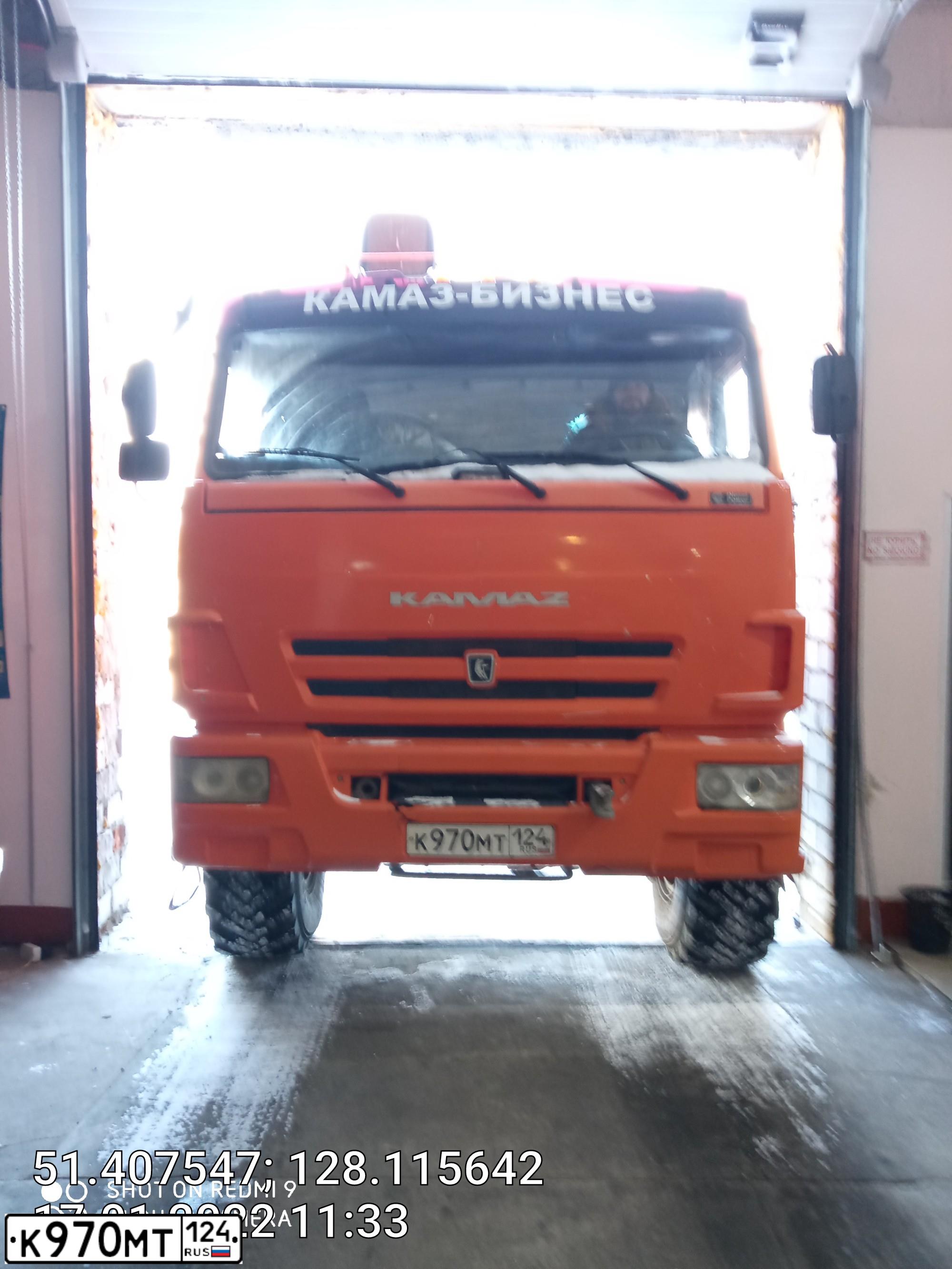 Фото автомобиля KAMAZ 43118 /6X6/, 2014 — госномер Н274НС30. Цвет: Оранжевый