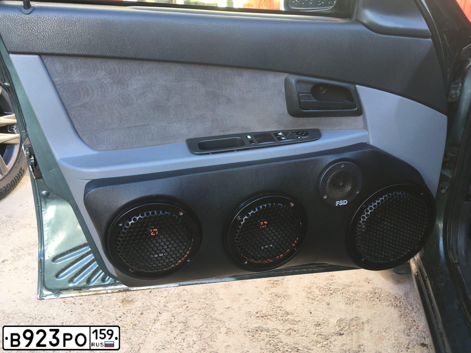 Фото автомобиля LADA 2170 PRIORA, 2008 — госномер Е537КО102. Цвет: Серо-сине-зеленый