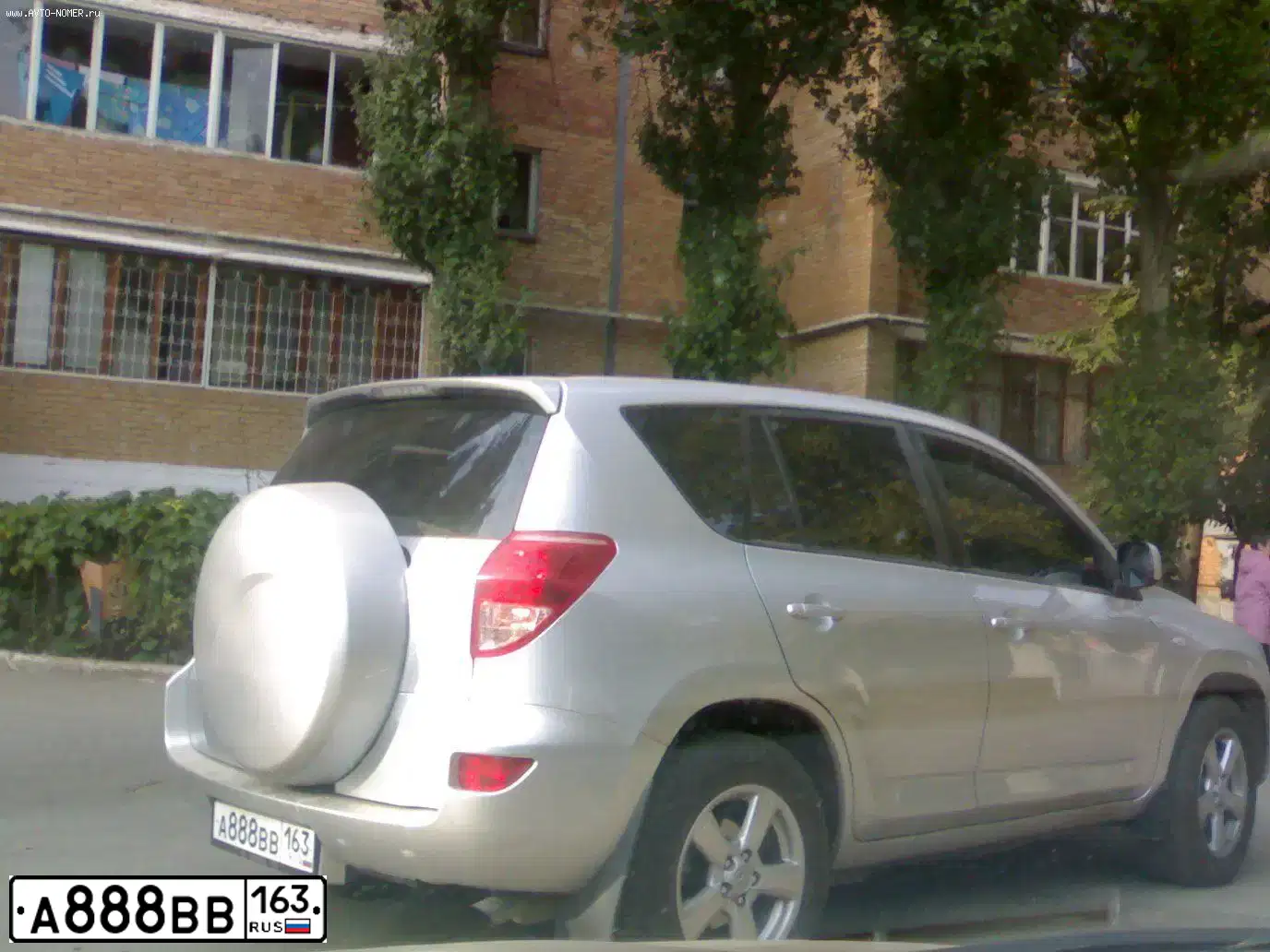 Фото автомобиля TOYOTA LANDCRUISER, 2014 — госномер О686КТ716. Цвет: Белый