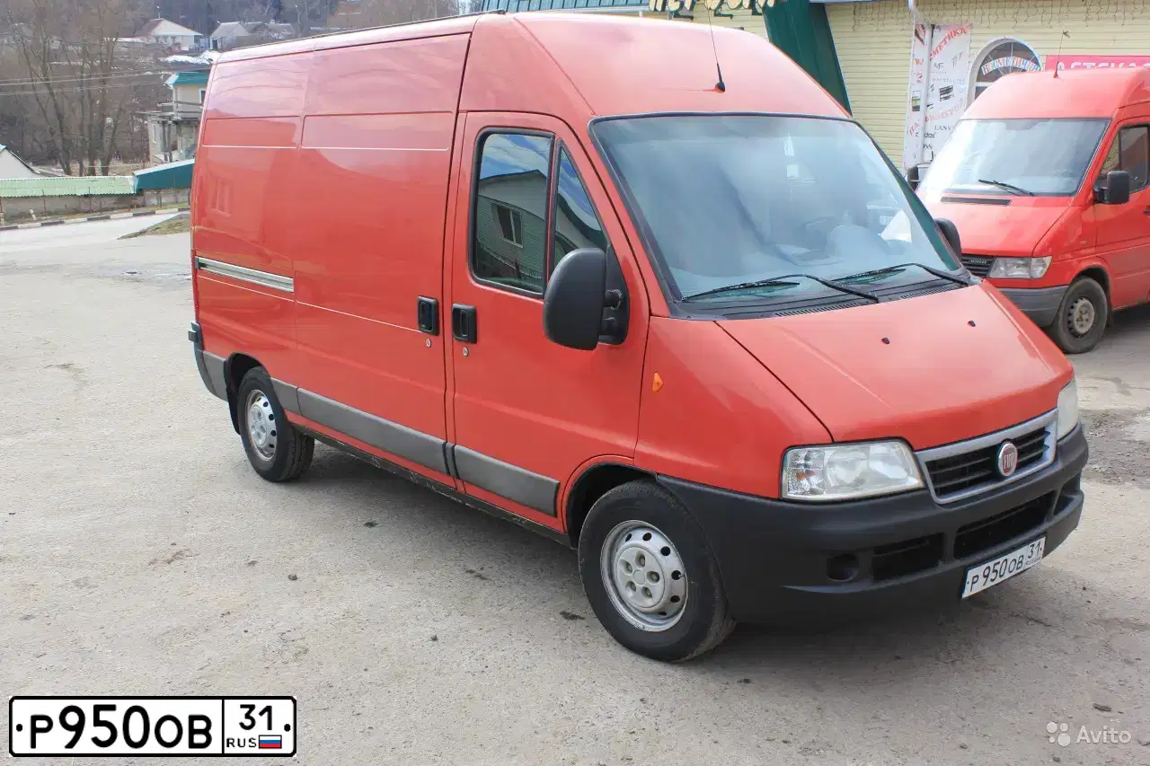 Фото автомобиля FIAT DUCATO, 2011 — госномер Р950ОВ31. Цвет: Красный