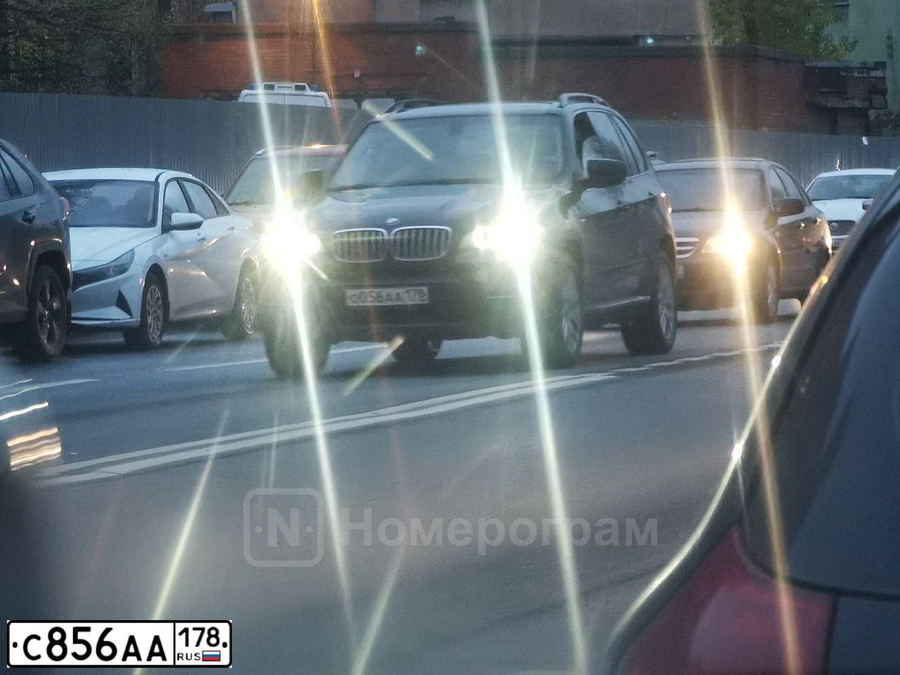 Фото автомобиля RENAULT DUSTER, 2014 — госномер В298СЕ147. Цвет: Коричневый
