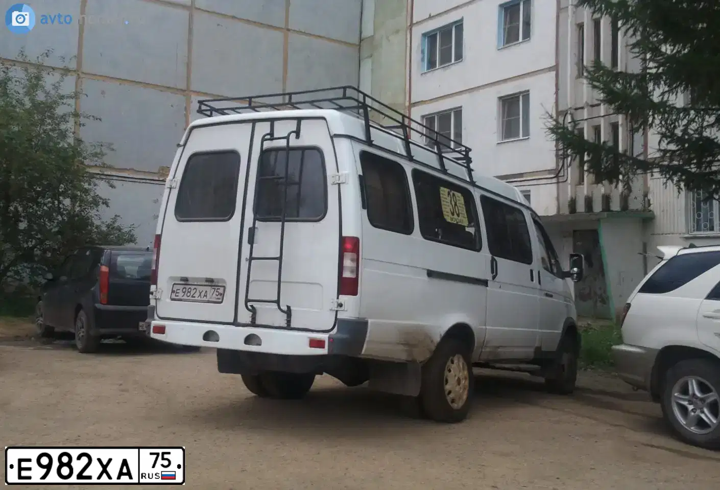 Фото автомобиля GAZ 3221, 2007 — госномер К322КС138. Цвет: Белый