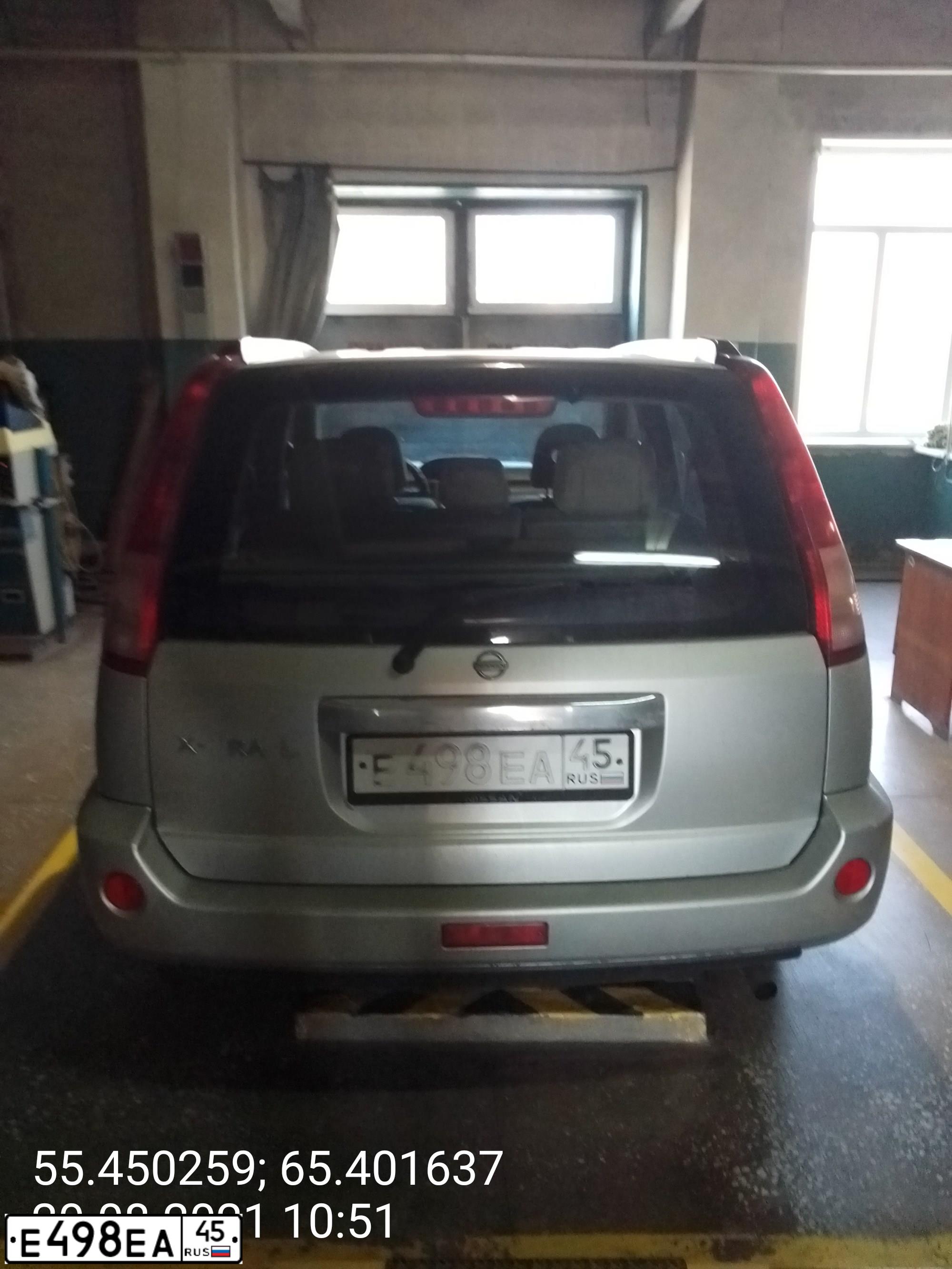 Фото автомобиля NISSAN X-TRAIL, 2006 — госномер Е498ЕА45. Цвет: СЕРЕБРИСТЫЙ