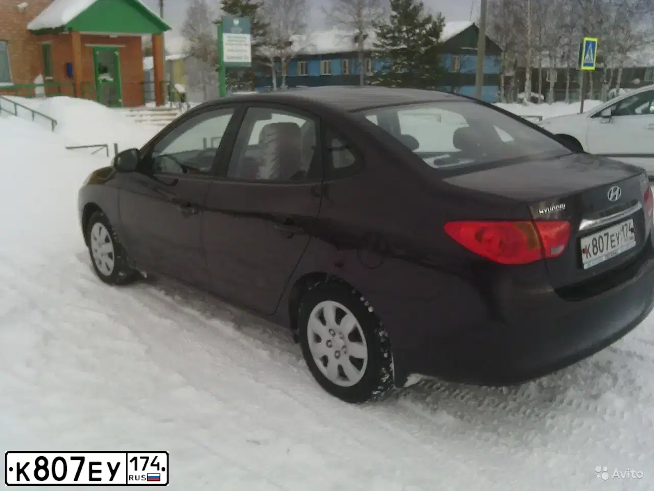 Фото автомобиля HYUNDAI ELANTRA, 2010 — госномер К807ЕУ174. Цвет: ВИШНЕВЫЙ