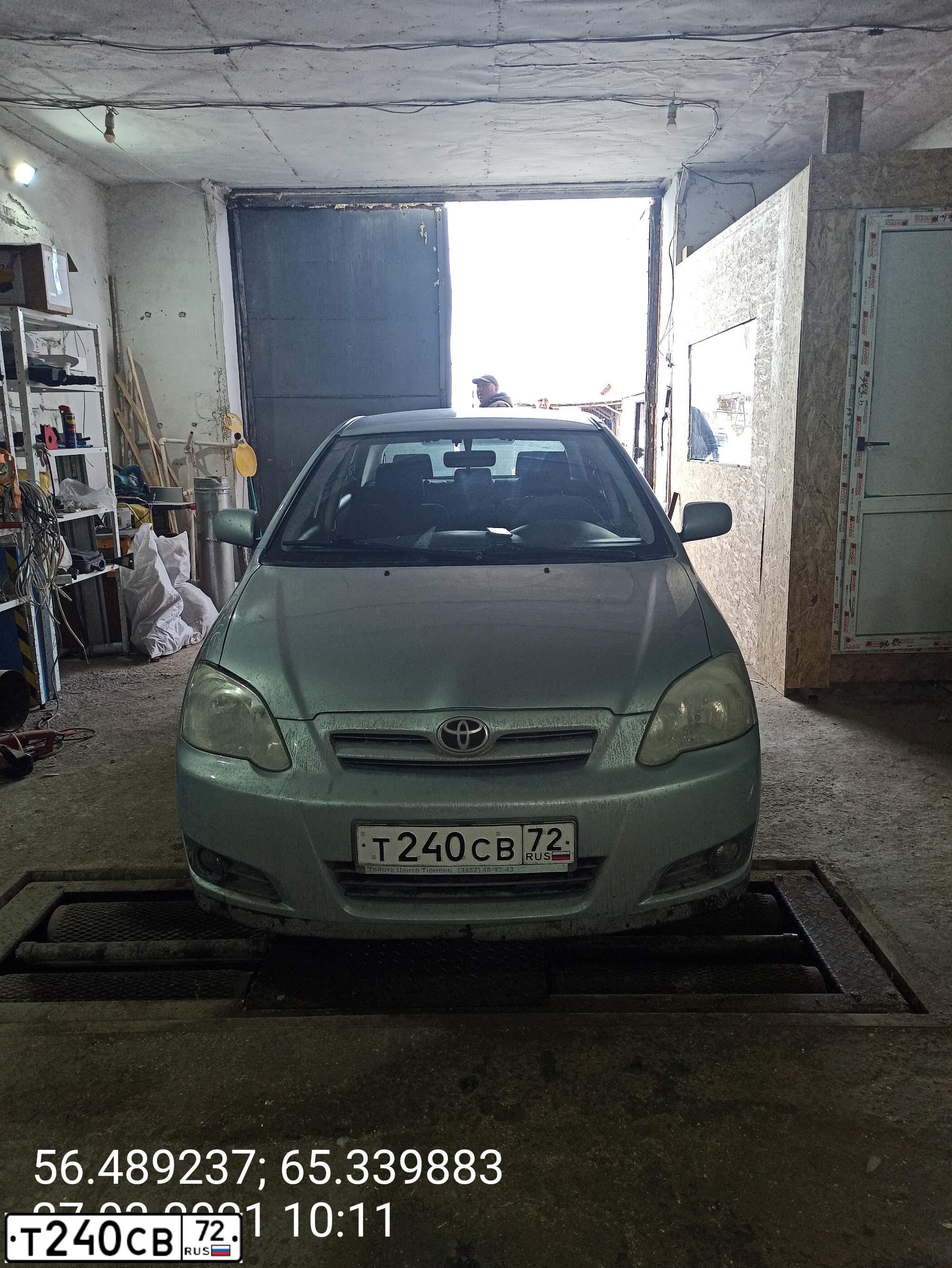 Фото автомобиля TOYOTA COROLLA, 2006 — госномер С277РА89. Цвет: СВЕТЛО ГОЛУБОЙ