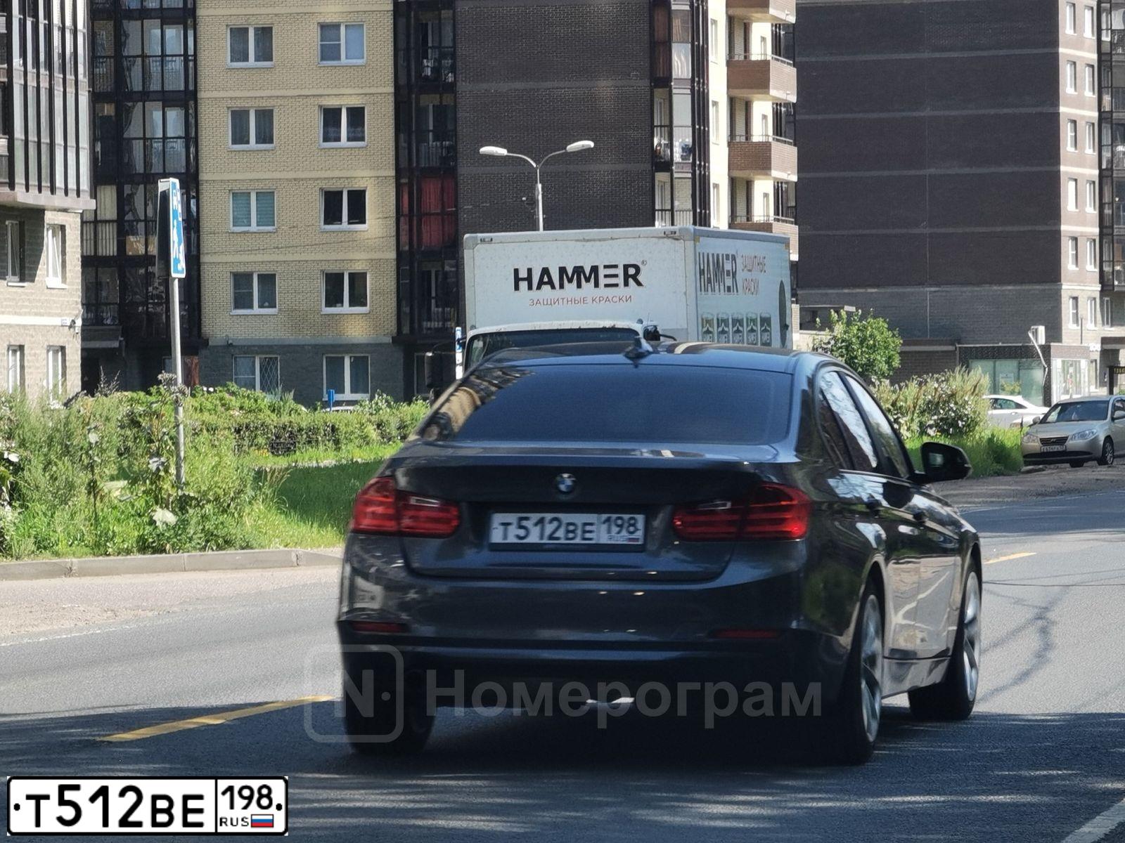 Фото автомобиля BMW SERIE 3, 2014 — госномер Т512ВЕ198. Цвет: СЕРЫЙ МЕТАЛЛИК