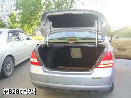 Фото автомобиля NISSAN TIIDA, 2005 — госномер М828СР27