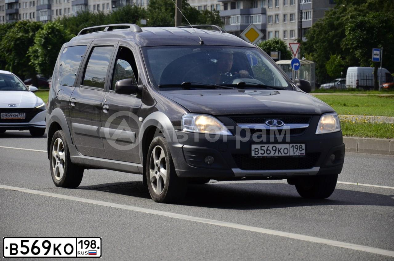 Фото автомобиля LADA LARGUS, 2018 — госномер В569КО198. Цвет: ТЕМНО-КОРИЧНЕВЫЙ