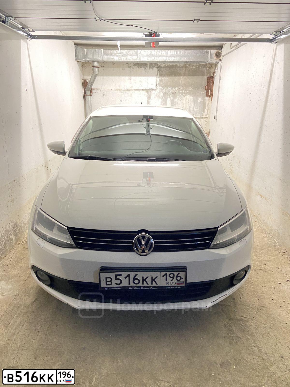 Фото автомобиля VOLKSWAGEN JETTA, 2012 — госномер М822КР186