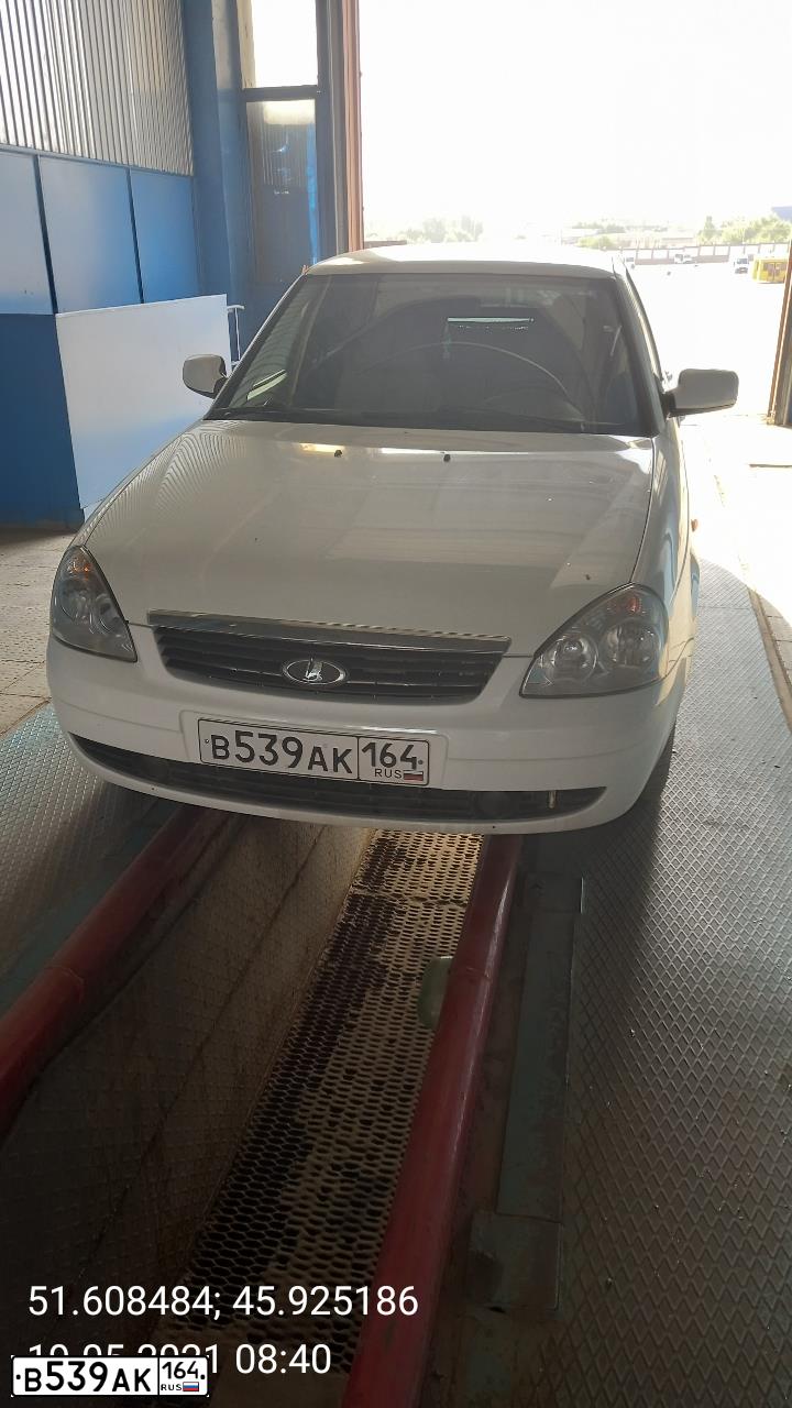 Фото автомобиля LADA 2172 PRIORA, 2010 — госномер В539АК164. Цвет: Белый