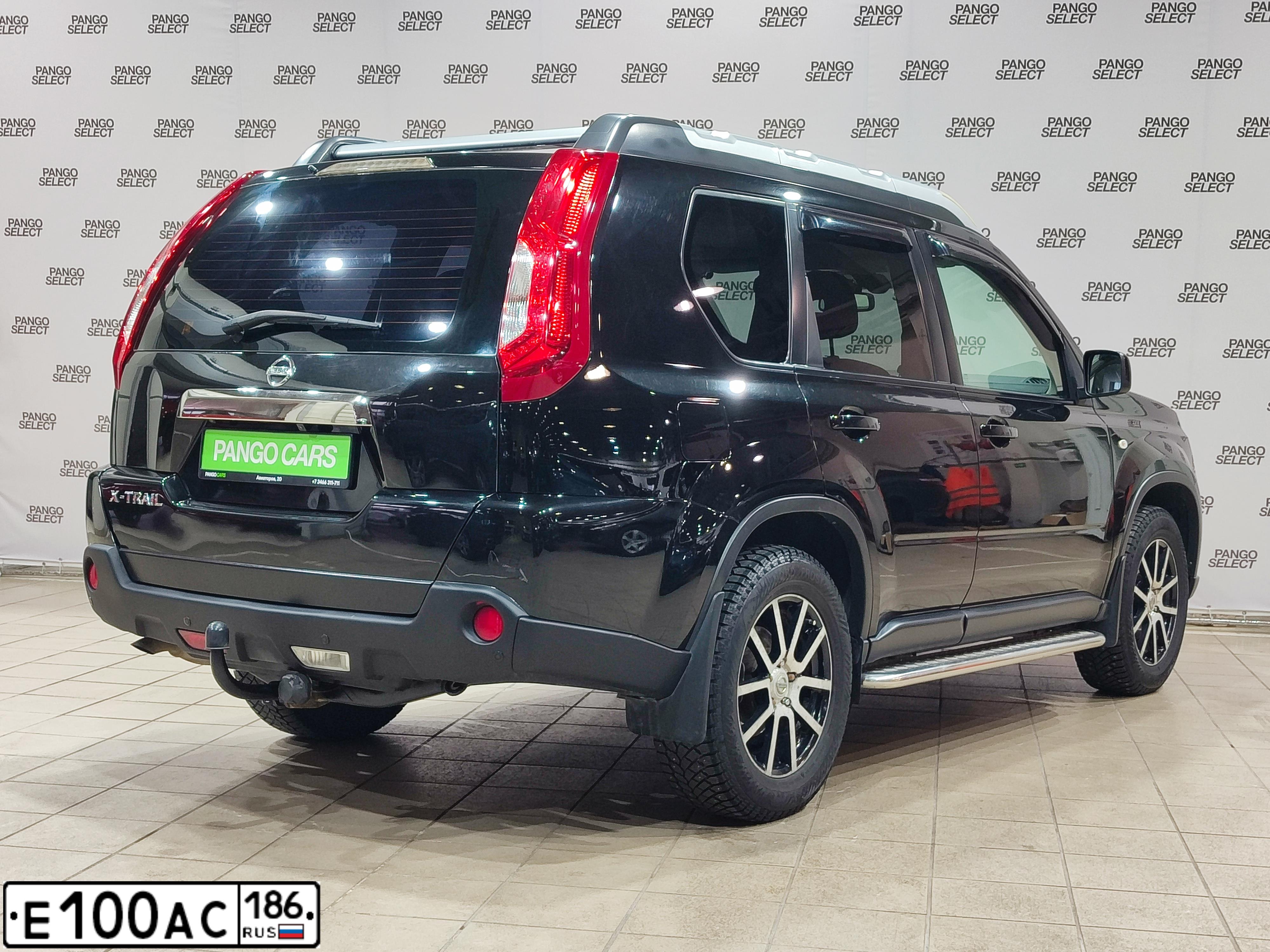 Фото автомобиля NISSAN X-TRAIL, 2013 — госномер М484ОН186. Цвет: ЧЕРНЫЙ