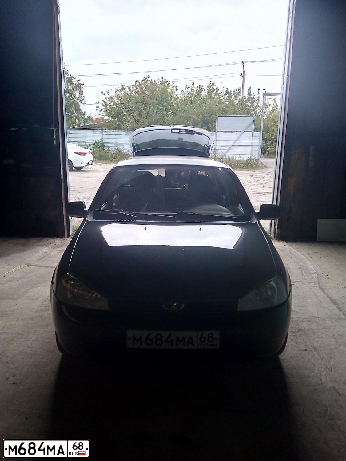 Фото автомобиля LADA 1117 KALINA, 2010 — госномер М684МА68. Цвет: ЧЕРНЫЙ