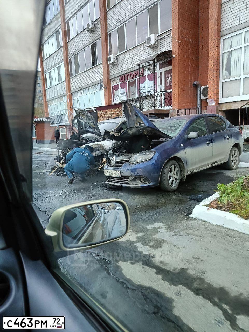 Фото автомобиля RENAULT LOGAN, 2018 — госномер С463РМ72. Цвет: СИНИЙ