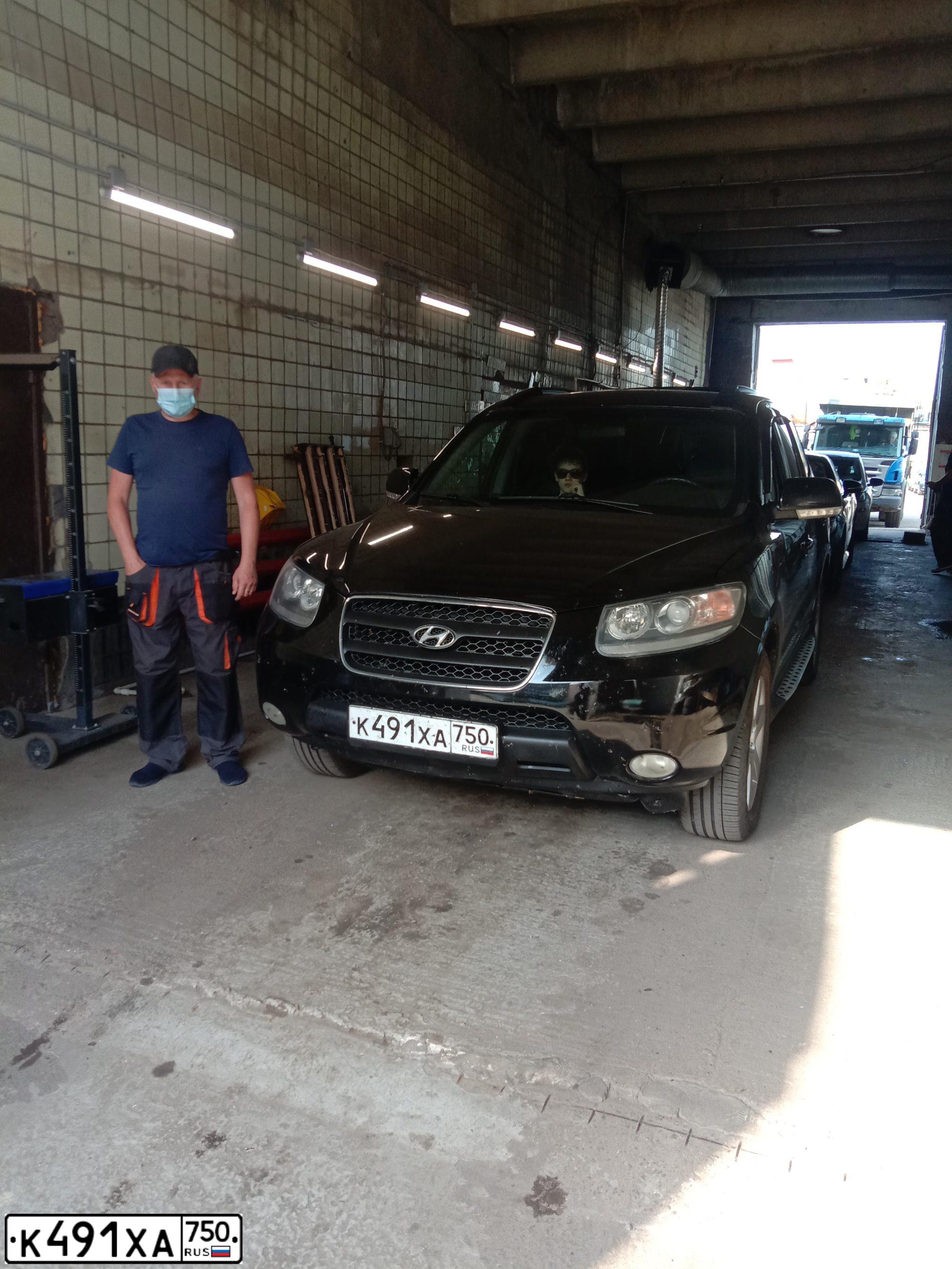 Фото автомобиля HYUNDAI I SANTA FE, 2008 — госномер К491ХА750. Цвет: ЧЕРНЫЙ
