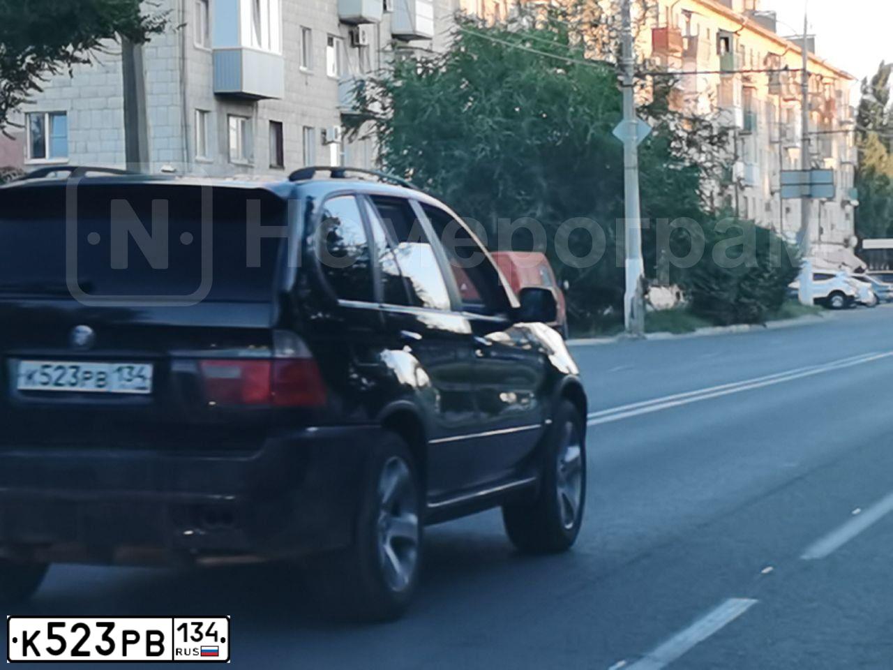 Фото автомобиля BMW X5, 2002 — госномер А111ВР30. Цвет: ЧЕРНЫЙ