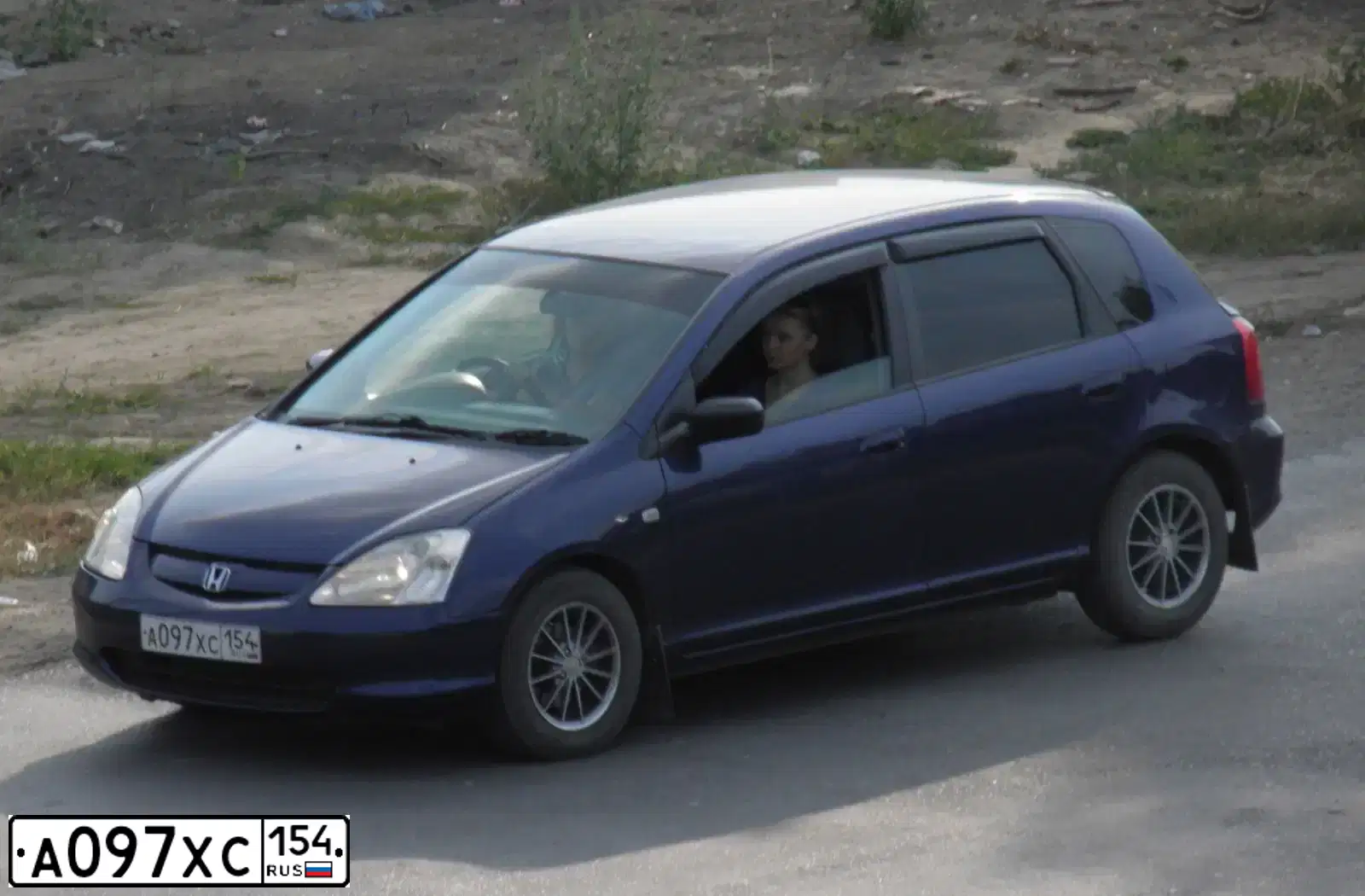Фото автомобиля HONDA CIVIC, 2001 — госномер М595ХН54