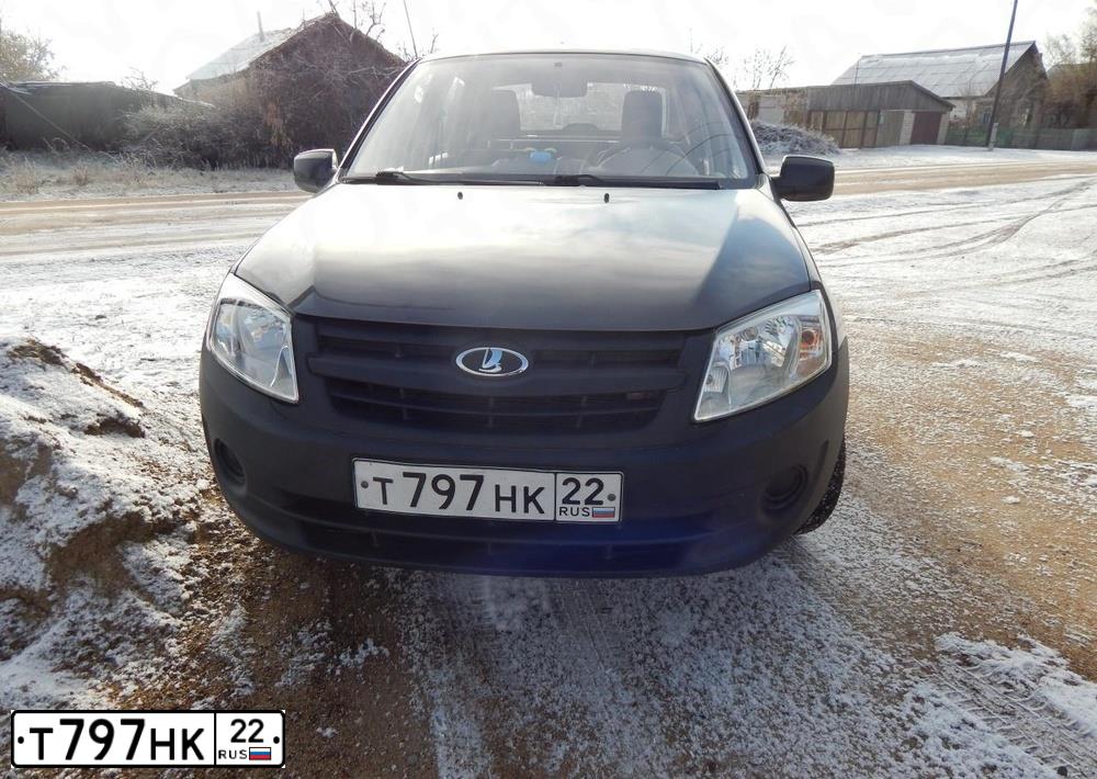 Фото автомобиля LADA 2190 GRANTA, 2013 — госномер Т797НК22. Цвет: СЕРЕБРИСТО-СЕРЫЙ